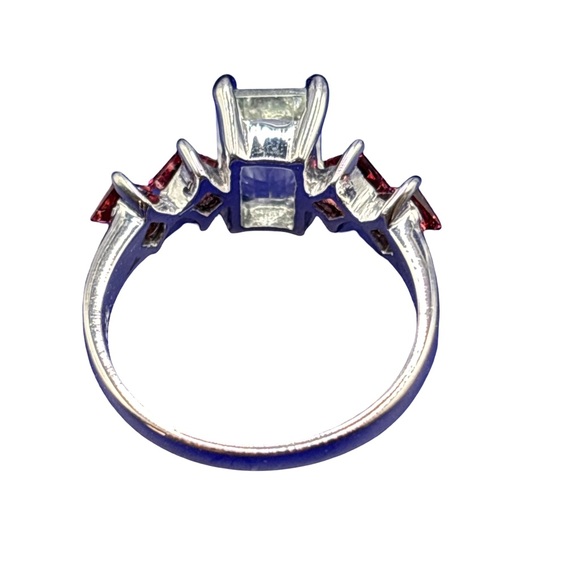 Elegant Clear and Red Gemstone 925 Sterling Silver Ring Size 7 - Picture 5 of 5